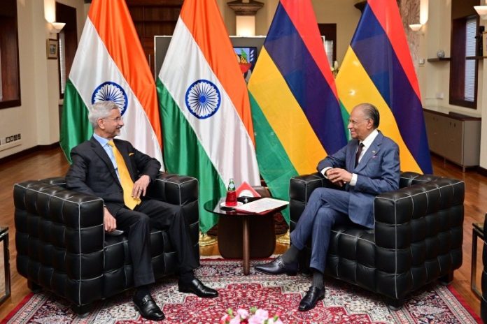 मॉरीशस के पीएम नवीनचंद्र रामगुलाम से मिले विदेश मंत्री डॉ. एस. जयशंकर