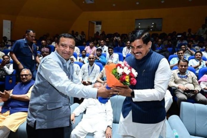 अंतरिक्ष उपलब्धियां और सफलताएँ देश की वैज्ञानिक क्षमता और आत्मनिर्भरता का प्रतीक : सीएम डॉ. मोहन यादव अंतरिक्ष उपलब्धियां और सफलताएँ देश की वैज्ञानिक क्षमता और आत्मनिर्भरता का प्रतीक : सीएम डॉ. मोहन यादव