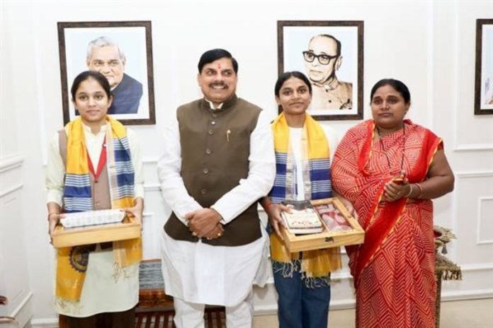12वीं बोर्ड टॉपर छात्राओं को प्रोत्साहनस्वरूप दी जाएगी एक-एक लाख रुपये की राशि : सीएम डॉ. मोहन यादव