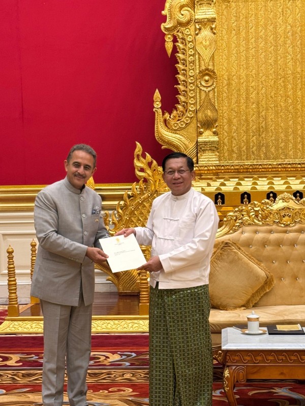 विदेश राज्य मंत्री कीर्ति वर्धन सिंह ने म्यांमार के राष्ट्रपति मिन आंग ह्लाइंग से की मुलाकात विदेश राज्य मंत्री कीर्ति वर्धन सिंह ने म्यांमार के राष्ट्रपति मिन आंग ह्लाइंग से की मुलाकात