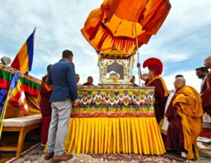 भगवान बुद्ध के पवित्र अवशेष लद्दाख पहुंचे, उपराज्यपाल ने स्वागत किया