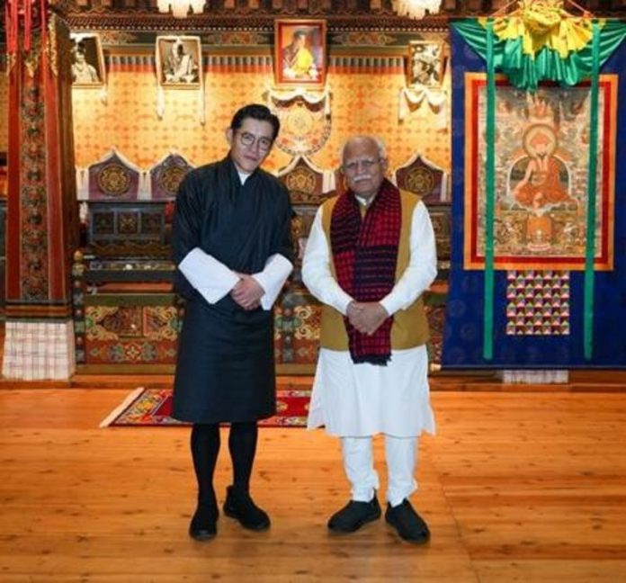 केंद्रीय मंत्री मनोहर लाल ने भूटान नरेश से की मुलाकात