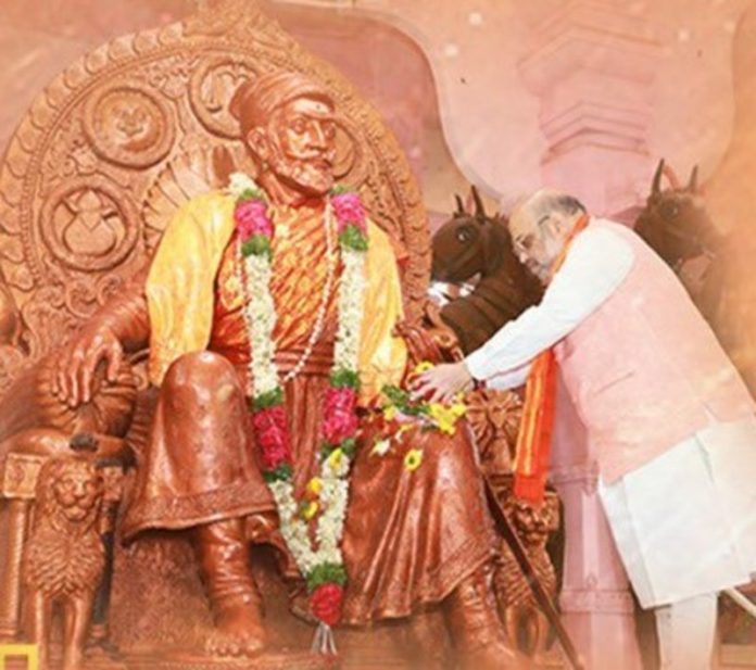 केंद्रीय गृह मंत्री अमित शाह ने छत्रपति शिवाजी महाराज को उनकी पुण्यतिथि पर नमन किया