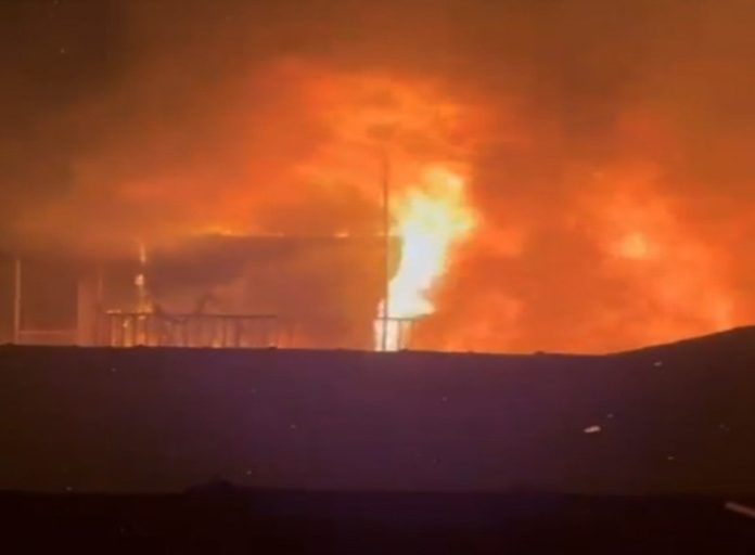 गोवा के मांड्रेम में समुद्र किनारे लग्जरी कॉटेज में लगी भीषण आग