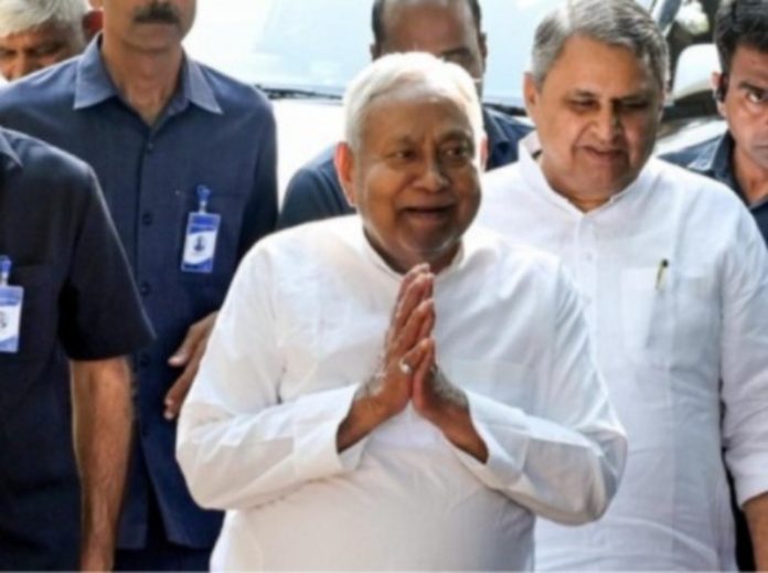 जेडीयू प्रमुख नीतीश कुमार ने राज्यसभा सदस्य के रूप में ली शपथ