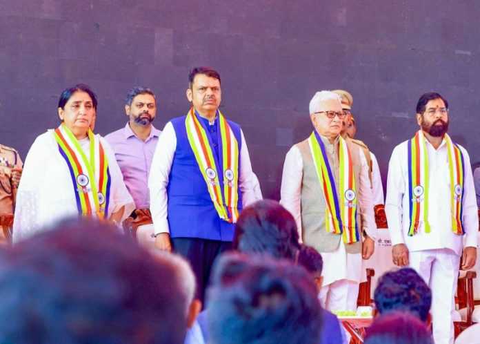 महाराष्ट्र के राज्यपाल जिष्णु देव वर्मा और सीएम देवेंद्र फडणवीस ने भारत रत्न डॉ. बाबासाहेब आम्‍बेडकर को श्रद्धांजलि अर्पित की