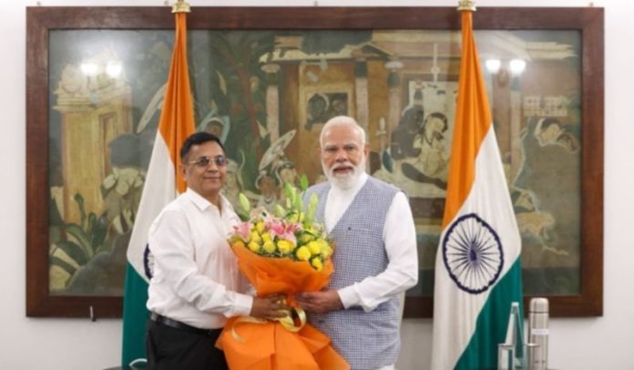 पीएम मोदी ने नीति आयोग के नवनियुक्त पूर्ण सदस्य डॉ. गोबरधन दास से की मुलाकात