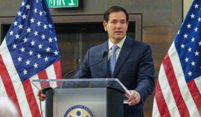 अमेरिका के विदेश मंत्री ने ईरानी जनरल के परिवार के दो विदेशी नागरिकों के ग्रीन कार्ड किए रद्द