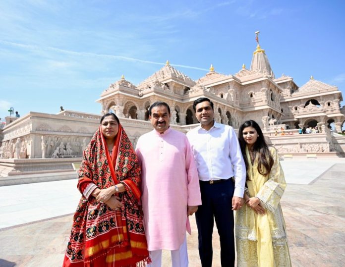 गौतम अडानी ने हनुमान जयंती के अवसर पर अयोध्या स्थित राम मंदिर का किया दौरा