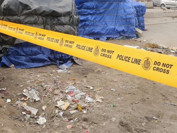 इंदौर में एसयूवी और ट्रक की टक्कर में 4 लोगों की मौत और 8 के घायल होने की खबर