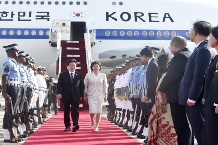South Korean President Lee Jae Myung arrives in New Delhi on 3-day visit