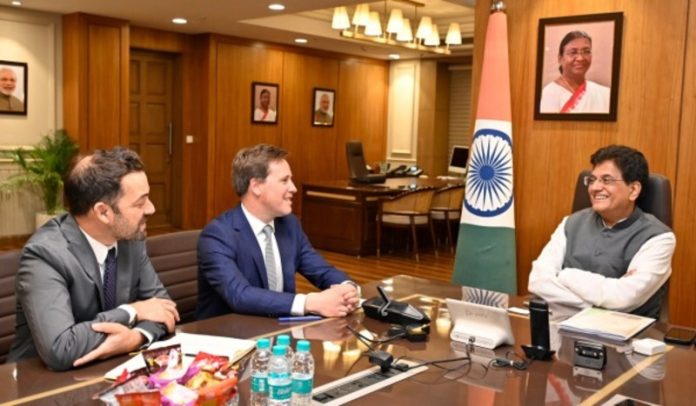 नई दिल्ली : वाणिज्य मंत्री पीयूष गोयल ने लुई विटों एसई के अंतर्राष्ट्रीय संबंध निदेशक विंसेंट एस्टॉक्स से की मुलाकात