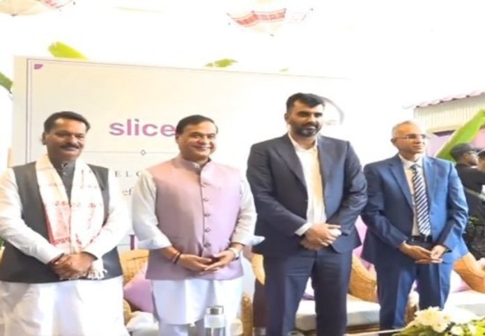 असम : सीएम हिमंता बिस्वा सरमा ने भारत की पहली एआई-संचालित “फिजिकल” बैंकिंग शाखा का किया उद्घाटन असम : सीएम हिमंता बिस्वा सरमा ने भारत की पहली एआई-संचालित “फिजिकल” बैंकिंग शाखा का किया उद्घाटन