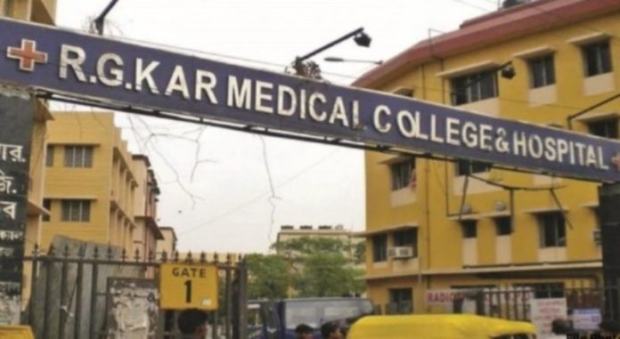 पश्चिम बंगाल सरकार ने आरजी कर मेडिकल कॉलेज मामले में 3 आईपीएस अधिकारियों को किया निलंबित