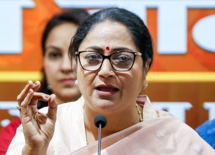 दिल्ली के प्राइवेट स्कूलों पर सीएम रेखा गुप्ता सख्त, कभी भी कर सकती हैं निरीक्षण