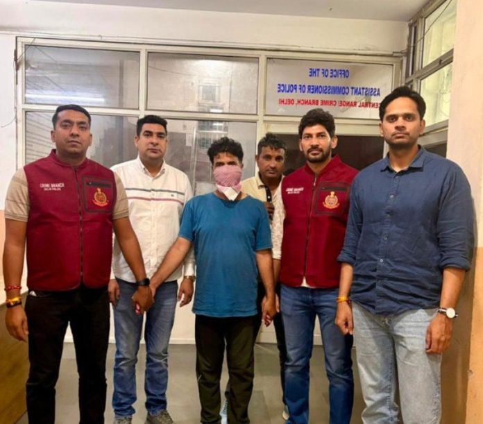 दिल्ली पुलिस की क्राइम ब्रांच ने तुगलक रोड डकैती मामले का खुलासा किया, आरोपियों को किया गिरफ्तार दिल्ली पुलिस की क्राइम ब्रांच ने तुगलक रोड डकैती मामले का खुलासा किया, आरोपियों को किया गिरफ्तार