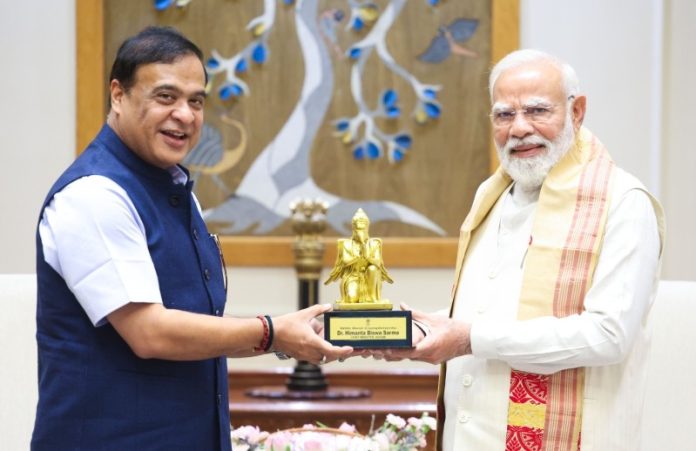 असम के मुख्यमंत्री हिमंत बिस्वा सरमा ने पीएम मोदी से की मुलाकात