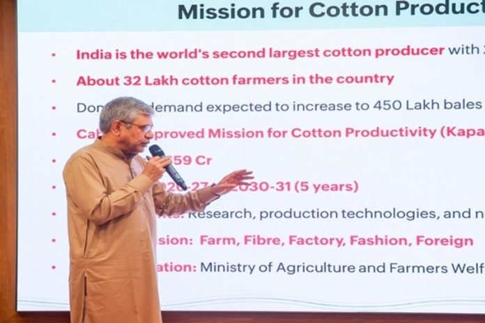 केंद्र सरकार ने 5,600 करोड़ रुपये से अधिक के परिव्यय के साथ कपास उत्पादकता मिशन को दी मंजूरी