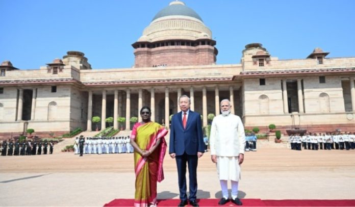 राष्ट्रपति मुर्मू और पीएम मोदी ने वियतनाम के राष्ट्रपति तो लाम का औपचारिक स्वागत किया