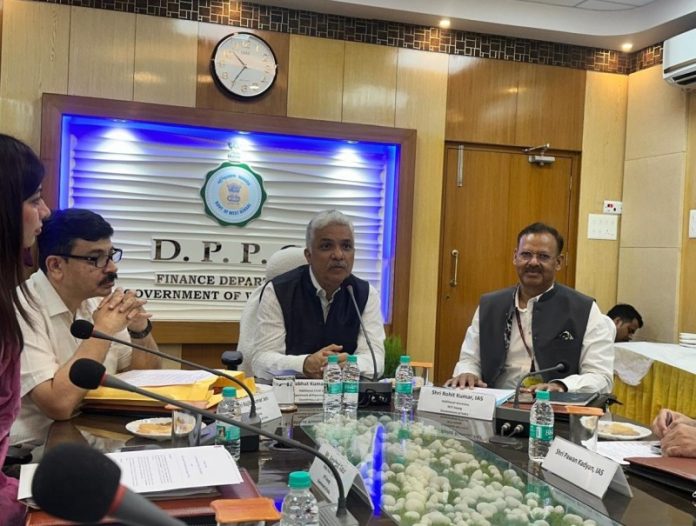 नीति आयोग प्रतिनिधिमंडल ने पश्चिम बंगाल के साथ सहकारी संघवाद को आगे बढ़ाने पर की बैठक नीति आयोग प्रतिनिधिमंडल ने पश्चिम बंगाल के साथ सहकारी संघवाद को आगे बढ़ाने पर की बैठक