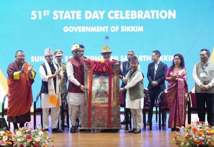 उपराष्ट्रपति सीपी राधाकृष्णन ने गंगटोक में सिक्किम के 51वें राज्य स्थापना दिवस समारोह को किया संबोधित उपराष्ट्रपति सीपी राधाकृष्णन ने गंगटोक में सिक्किम के 51वें राज्य स्थापना दिवस समारोह को किया संबोधित