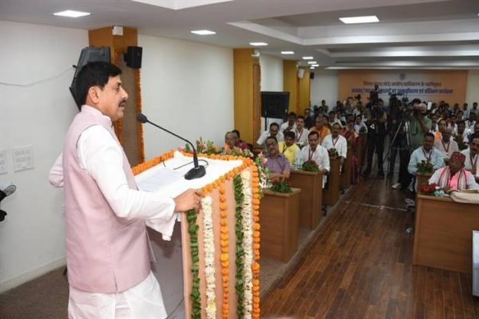 काम को पहले समझें, टीम से बेहतर समन्वय करें : सीएम डॉ. मोहन यादव