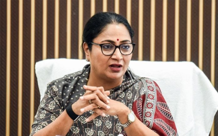 दिल्ली की सीएम रेखा गुप्ता ने 'मिशन यमुना' के तहत 1,000 करोड़ रुपये से अधिक की मेगा परियोजनाओं को दी मंजूरी
