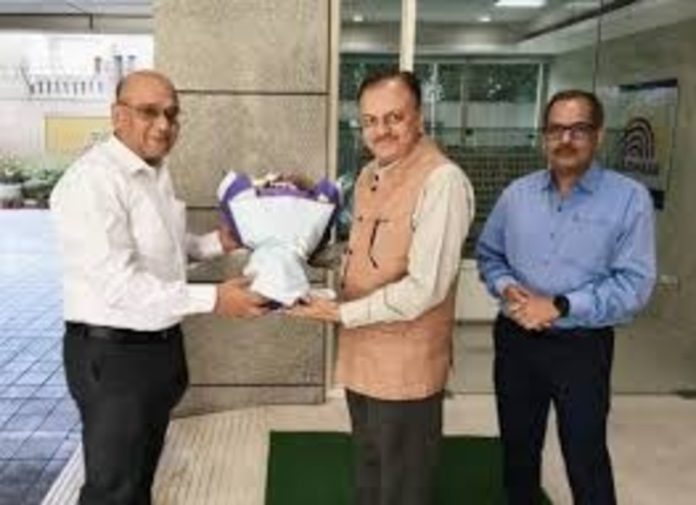 वरिष्ठ आईएएस अधिकारी सौरभ विजय ने यूआईडीएआई के मुख्य कार्यकारी अधिकारी का कार्यभार संभाला वरिष्ठ आईएएस अधिकारी सौरभ विजय ने यूआईडीएआई के मुख्य कार्यकारी अधिकारी का कार्यभार संभाला