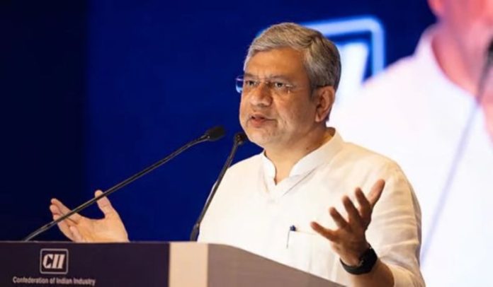 विदेशी मुद्रा की आवश्यकता वाली वस्तुओं पर खर्च कम करें : केंद्रीय मंत्री अश्विनी वैष्णव