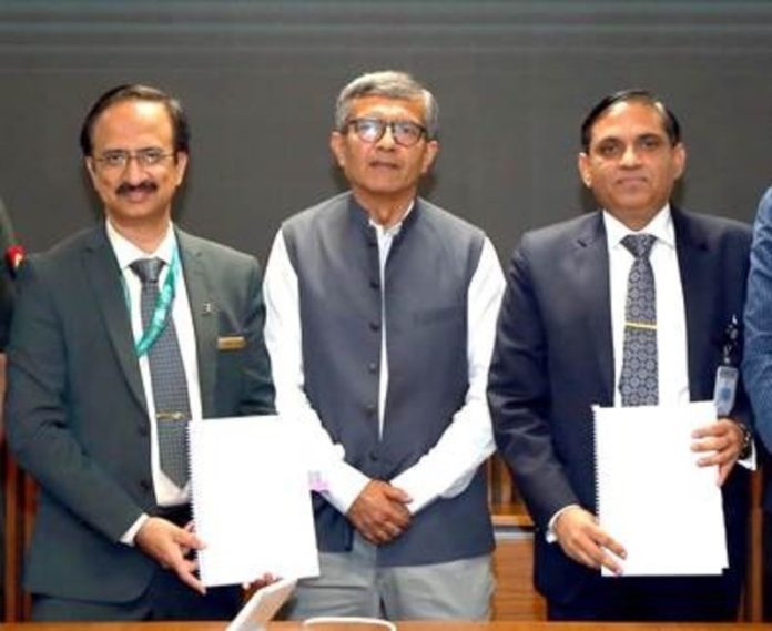 रक्षा मंत्रालय ने भारत इलेक्ट्रॉनिक्स लिमिटेड के साथ 1,400 करोड़ रुपये के अनुबंध पर किए हस्ताक्षर