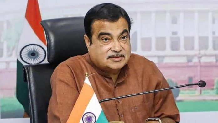 केंद्रीय मंत्री नितिन गडकरी ने गुजरात में भारत का पहला मल्टी-लेन फ्री फ्लो बैरियर-रहित टोलिंग सिस्टम किया लॉन्च