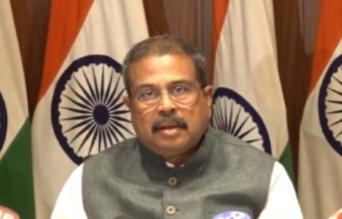 विद्यार्थी सरकार की प्राथमिकता हैं और सरकार उनके लिए संवेदनशील है : शिक्षा मंत्री धर्मेन्‍द्र प्रधान