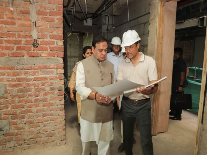 असम के सीएम हिमंता बिस्वा सरमा ने दिल्ली में असम भवन के निर्माण कार्य का किया निरीक्षण
