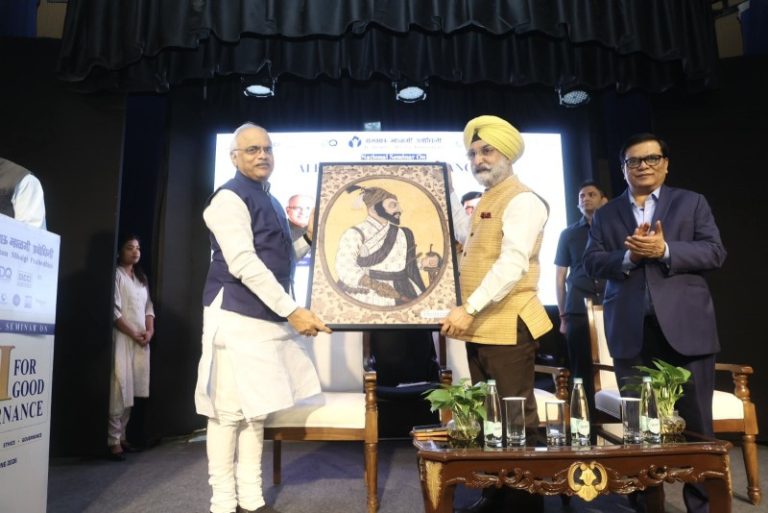 दिल्ली : उपराज्यपाल तरणजीत सिंह संधू ने आयोजित एआई फॉर गुड गवर्नेंस संगोष्ठी में हिस्सा लिया