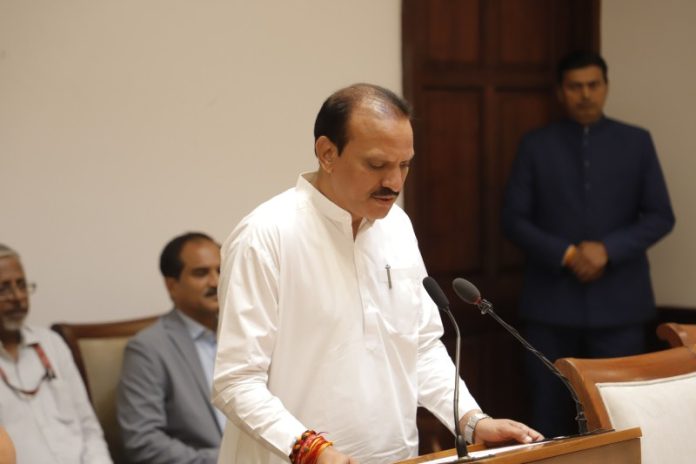 राज्यसभा के सभापति सीपी राधाकृष्णन ने नीरज डांगी को शपथ दिलाई