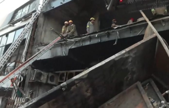 यूपी सरकार ने लखनऊ में हुई आगजनी में मृतकों के लिए 5 लाख रुपये और घायलों के लिए 50 हजार रुपये की अनुग्रह राशि की घोषणा की