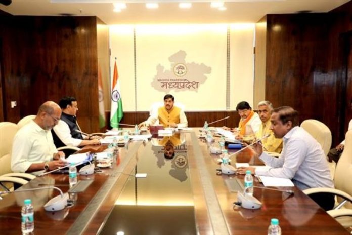 मेट्रो रेल यात्रियों की संख्या बढ़ाने के लिए पर्यटन विभाग का लें सहयोग : सीएम डॉ. मोहन यादव