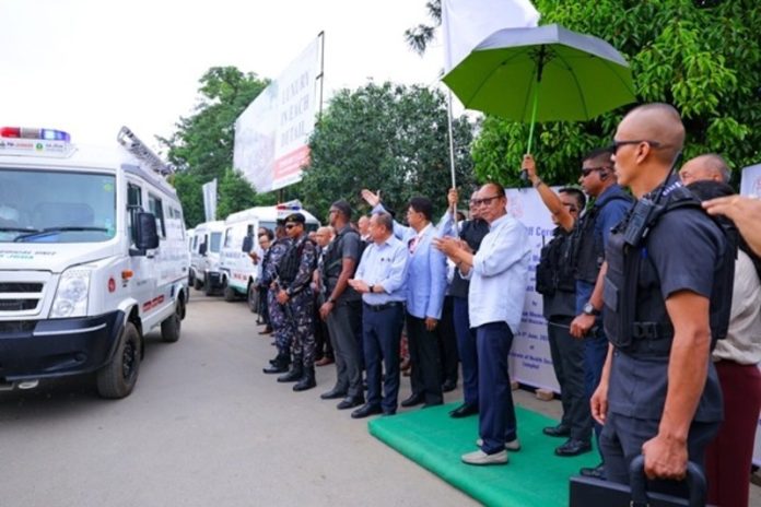 मणिपुर : पीएम जनमन के तहत 13 मोबाइल मेडिकल यूनिटों को झंडी दिखाकर रवाना किया गया मणिपुर : पीएम जनमन के तहत 13 मोबाइल मेडिकल यूनिटों को झंडी दिखाकर रवाना किया गया