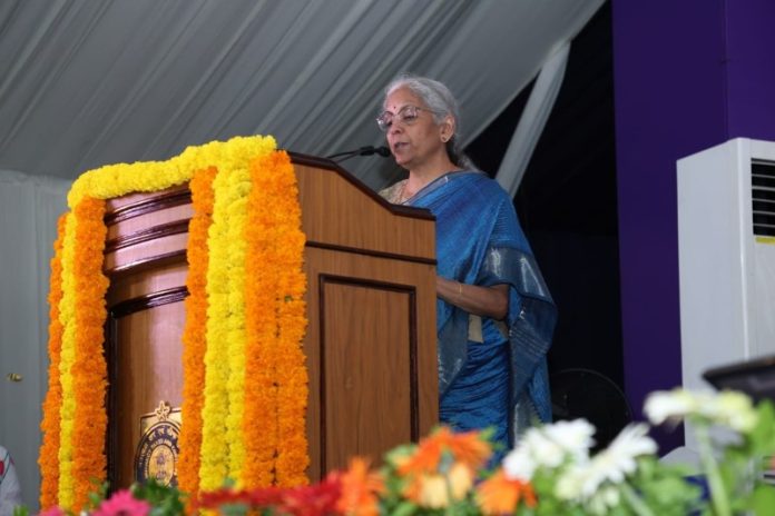 पुडुचेरी : केंद्रीय मंत्री निर्मला सीतारमण ने सीजीएसटी कमिश्नरेट में नए रूप में तैयार किए गए पुराने लाइट हाउस के उद्घाटन समारोह को संबोधित किया