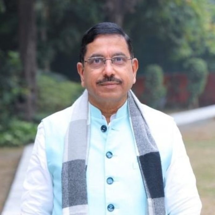मप्र : केंद्रीय मंत्री प्रह्लाद जोशी आज नीमच और शाजापुर में दो सौर ऊर्जा पार्कों का उद्घाटन करेंगे