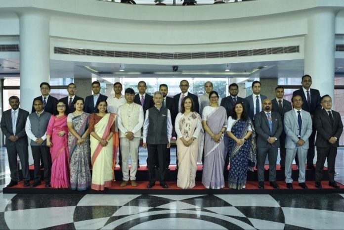दिल्ली : विदेश मंत्री डॉ. एस जयशंकर ने मिड-करियर ट्रेनिंग प्रोग्राम-II में भाग ले रहे आईएफएस 2010 बैच के अधिकारियों से मुलाकात की