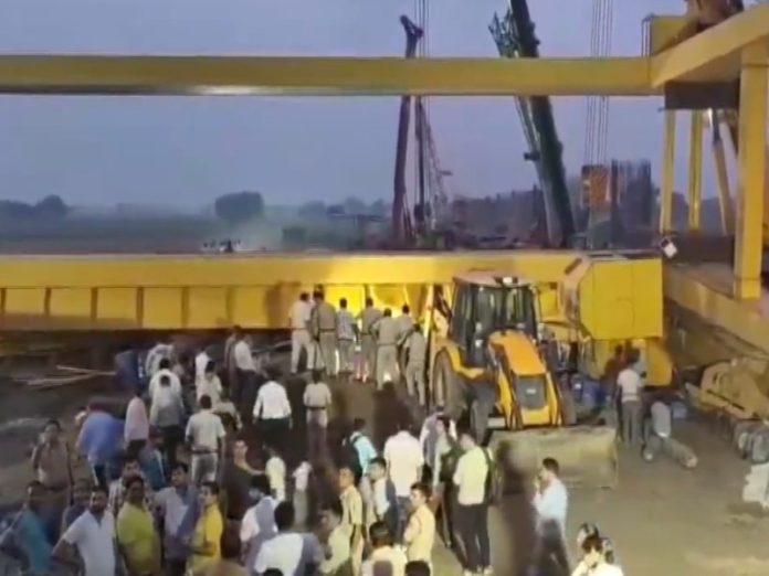 फरीदाबाद के जेवर एयरपोर्ट फ्लाईओवर के निर्माण के दौरान क्रेन पलटने से तीन लोगों की मौत और एक के घायल होने की खबर