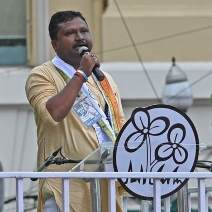 टीएमसी को लगा एक और झटका, राज्यसभा सांसद प्रकाश चिक बड़ाईक ने इस्तीफा दिया टीएमसी को लगा एक और झटका, राज्यसभा सांसद प्रकाश चिक बड़ाईक ने इस्तीफा दिया