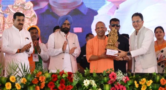 उप्र : सीएम योगी ने पीलीभीत में ₹569 करोड़ से अधिक लागत की 66 विकास परियोजनाओं का लोकार्पण एवं शिलान्यास किया