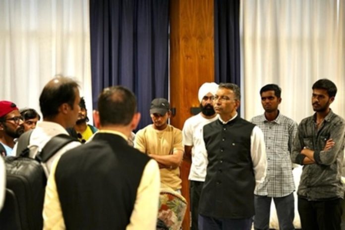 ओमान : सुरक्षित स्वदेश लौटे एमटी सेट्टेबेलो जहाज के चालक दल के 21 भारतीय सदस्य