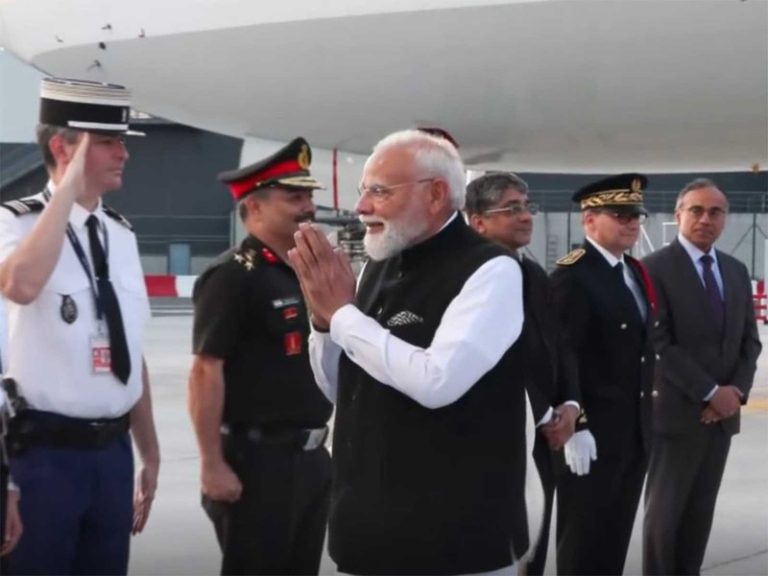 PM Modi arrives in Paris for final leg of France visit