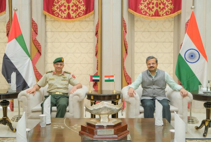 नई दिल्ली : भारत और यूएई ने 'स्ट्रैटेजिक डिफेंस पार्टनरशिप फ्रेमवर्क' के तहत रक्षा सहयोग को आगे बढ़ाने के लिए एक बैठक की