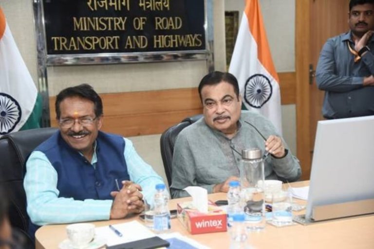 केंद्रीय मंत्री नितिन गडकरी ने तेलंगाना, जम्मू और कश्मीर तथा लद्दाख में राष्ट्रीय राजमार्ग परियोजनाओं की गुणवत्ता और रखरखाव की समीक्षा की