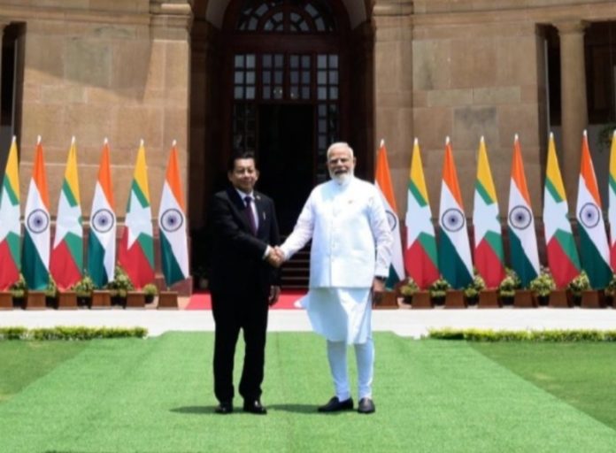 नई दिल्ली : पीएम मोदी और म्यांमार के राष्ट्रपति ऊ मिन आऊं लाइन ने द्विपक्षीय वार्ता की