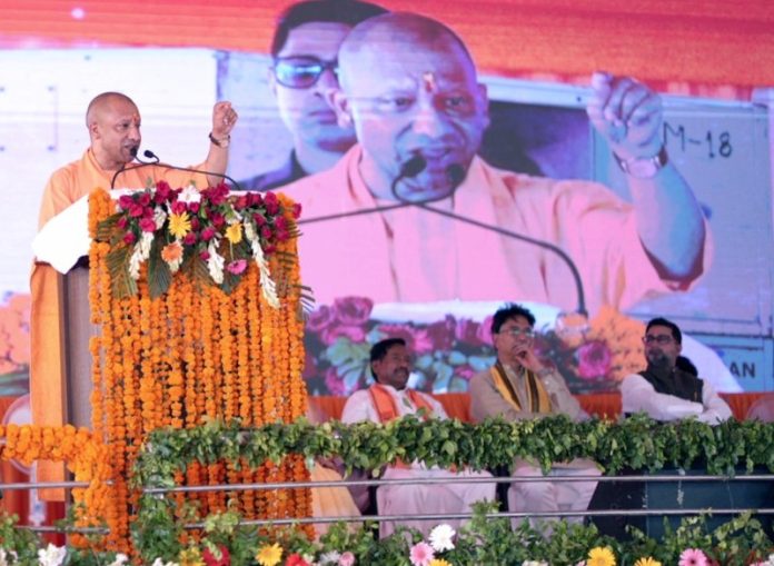 उप्र : सीएम योगी ने ललितपुर में 1,766 करोड़ रुपये की 221 विकास परियोजनाओं का लोकार्पण एवं शिलान्यास किया